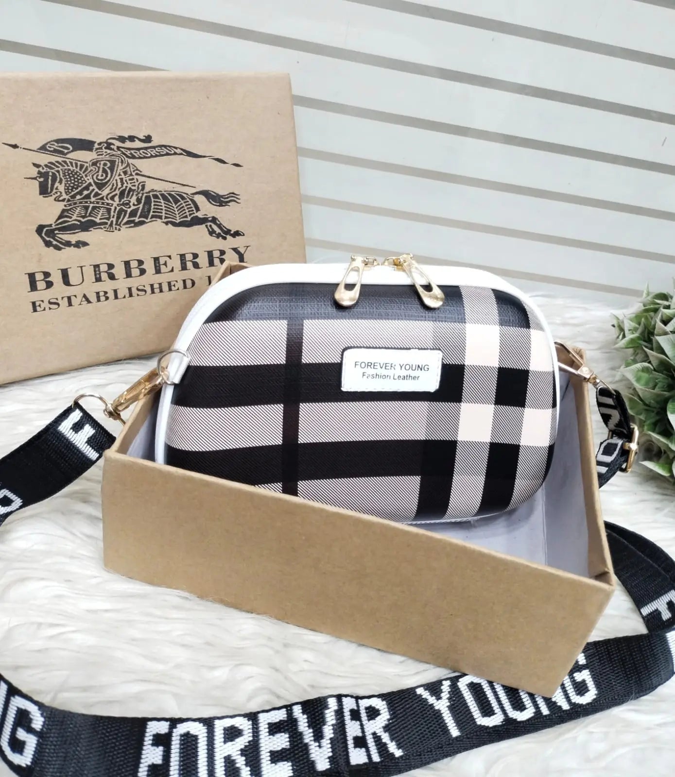 Forever young Imported Hand Clutch Collection High Quality Reviews ⭐⭐⭐⭐⭐(FREE HOME DELIVERY) Multi Collections